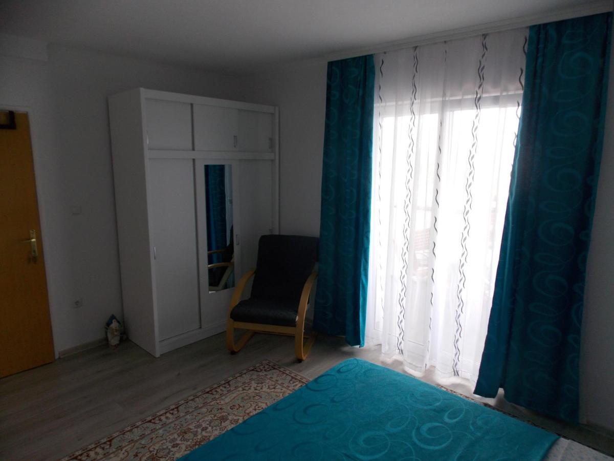 Hanifa Apartmani Rovinj Bagian luar foto