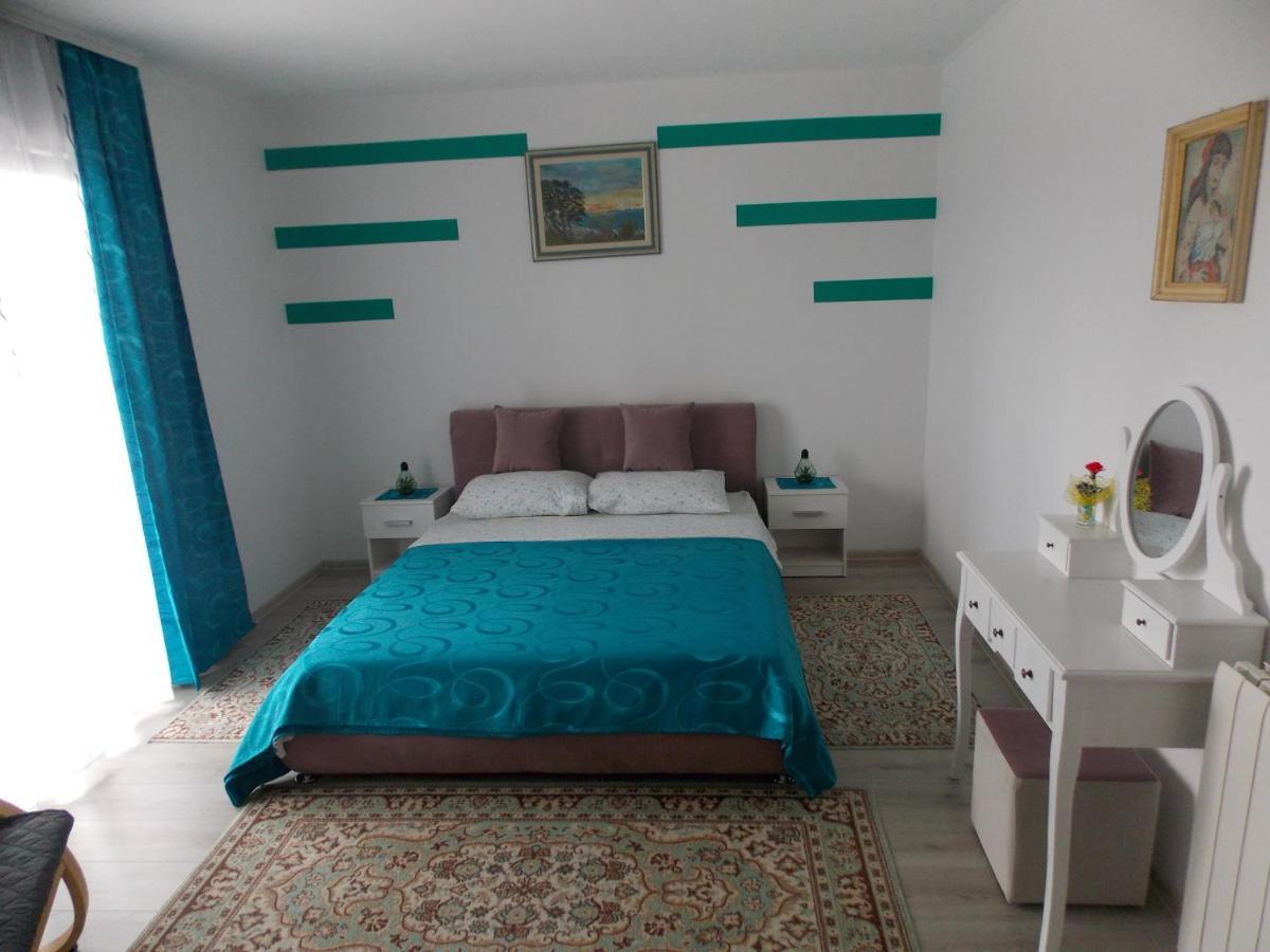 Hanifa Apartmani Rovinj Bagian luar foto