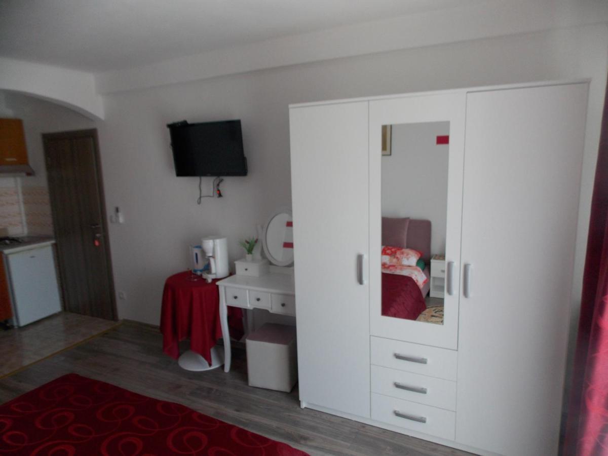 Hanifa Apartmani Rovinj Bagian luar foto