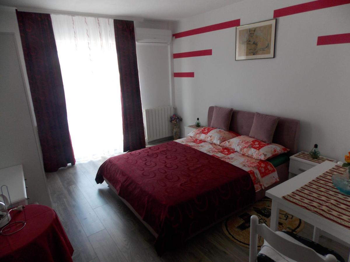 Hanifa Apartmani Rovinj Bagian luar foto