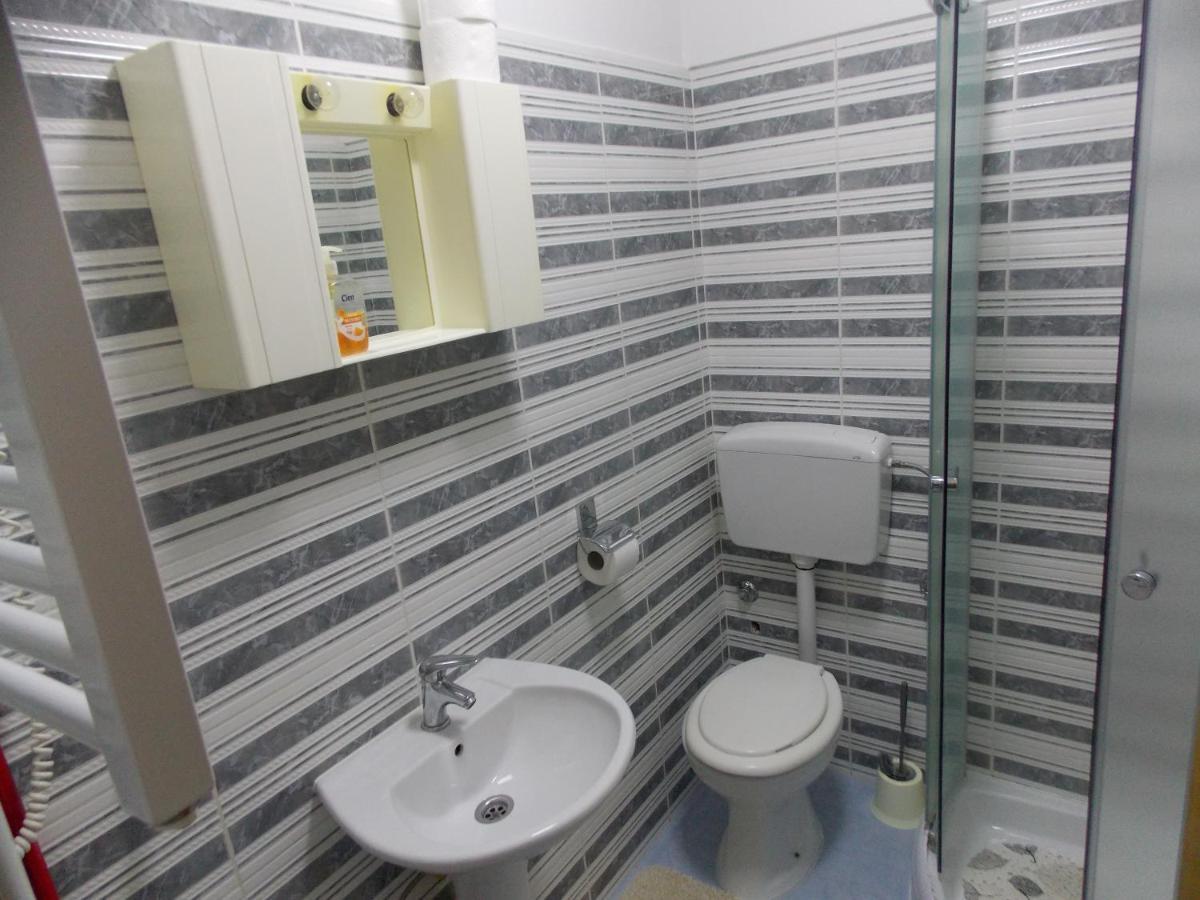 Hanifa Apartmani Rovinj Bagian luar foto