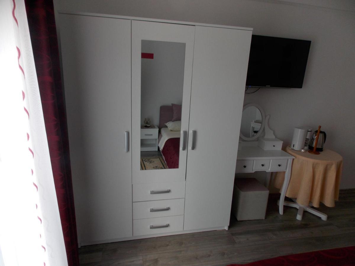 Hanifa Apartmani Rovinj Bagian luar foto