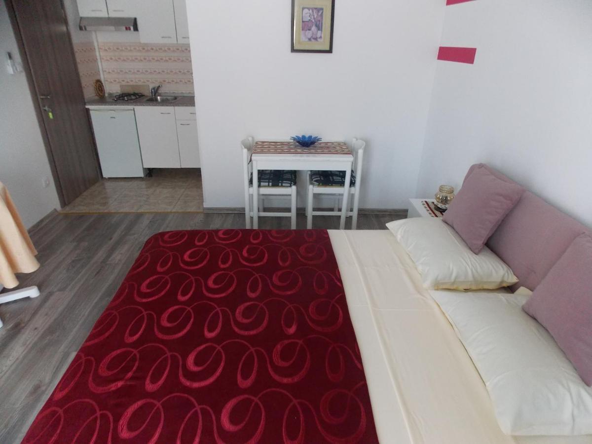 Hanifa Apartmani Rovinj Bagian luar foto